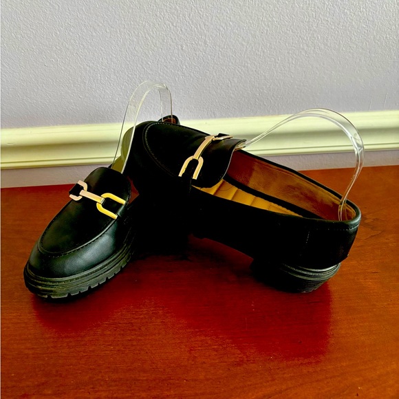 Rachel Zoe Black & Gold Chunky Loafers Size 8 | Stylish Platform Slip-On Flats - Picture 1 of 7